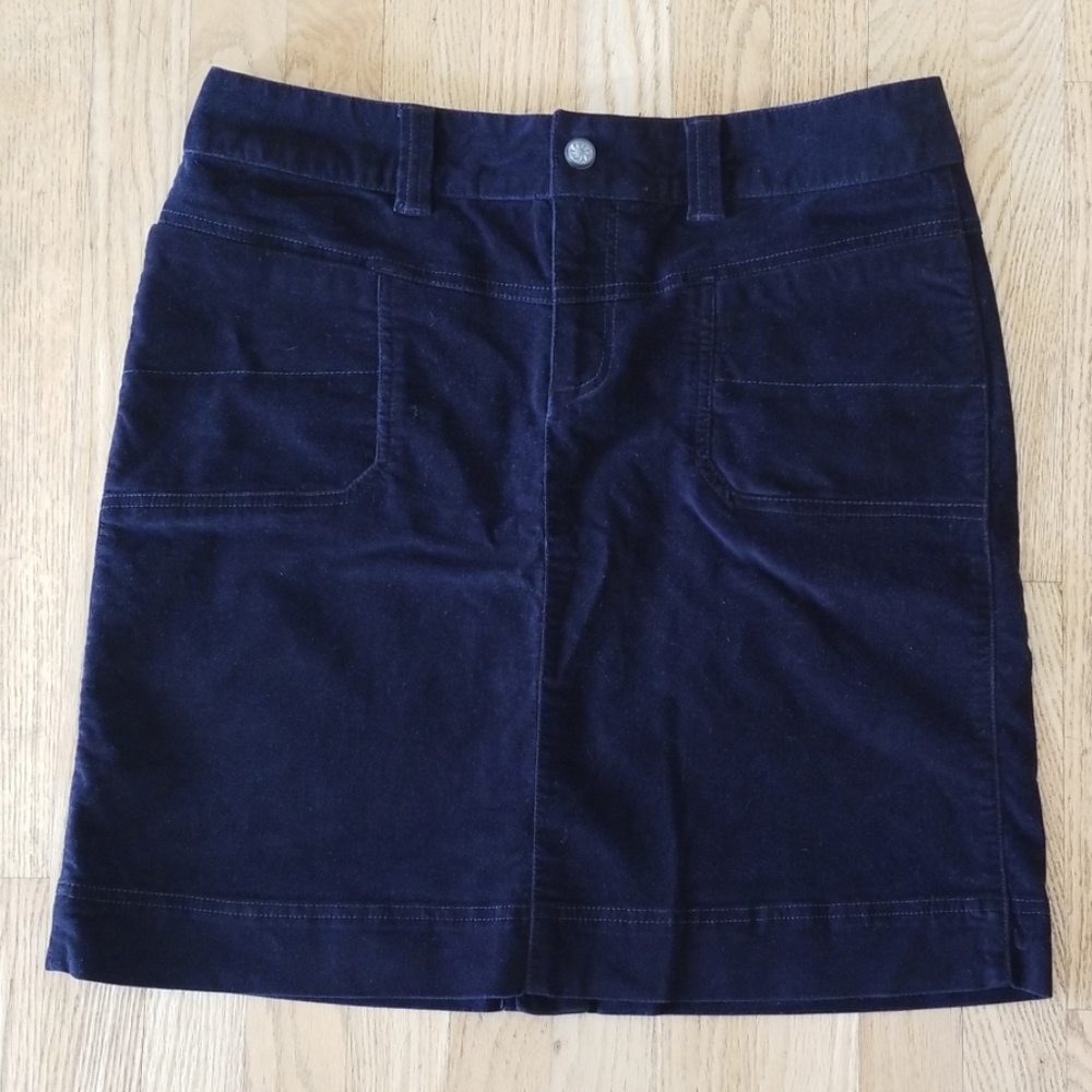 Athleta black skirt